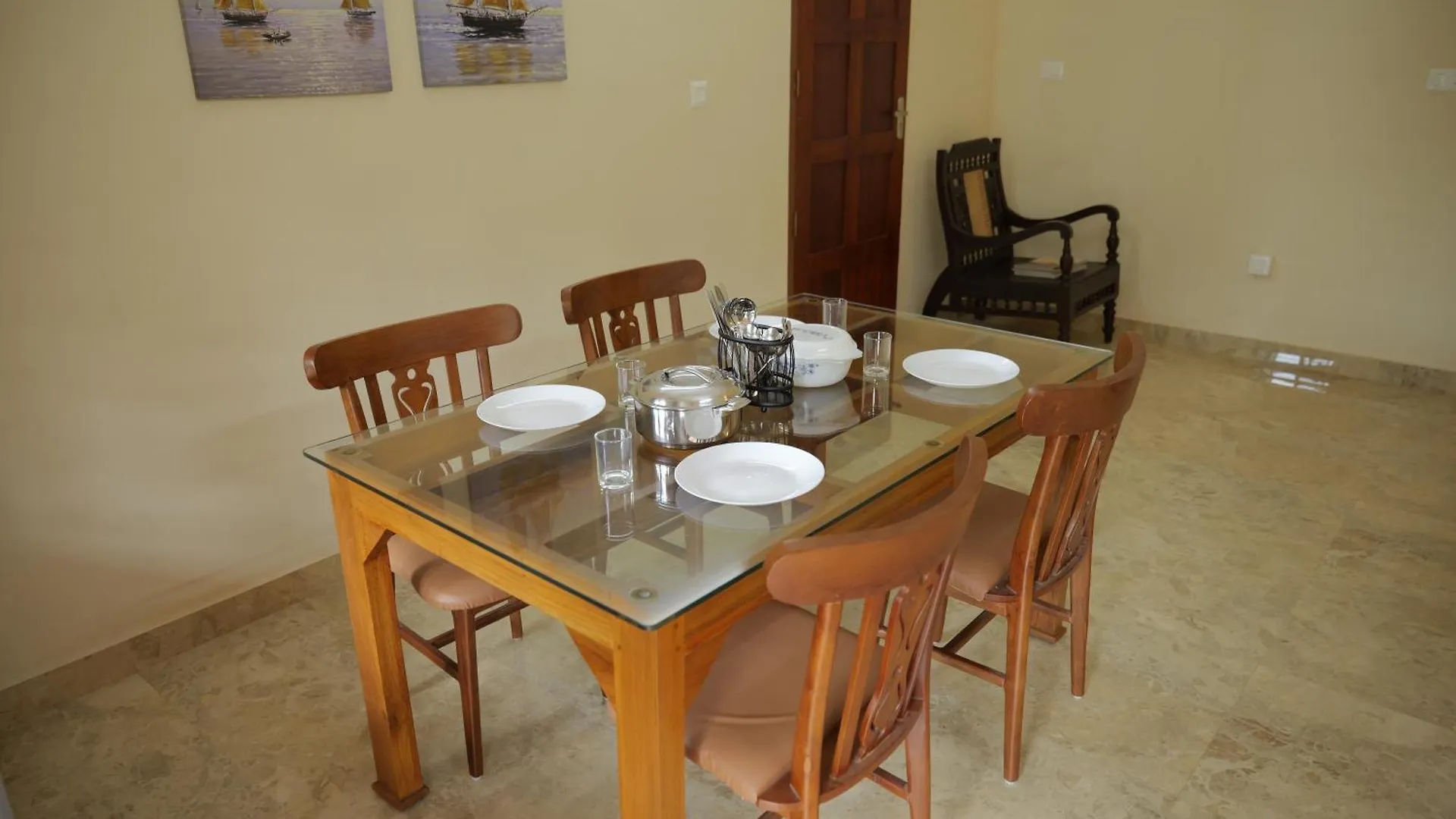 Neelambari Apartment Kumarakom Homestay