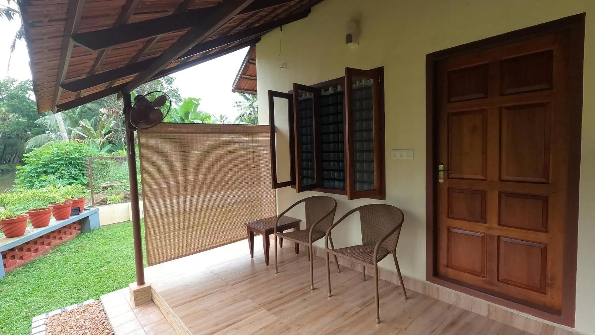 Neelambari Apartment Kumarakom India