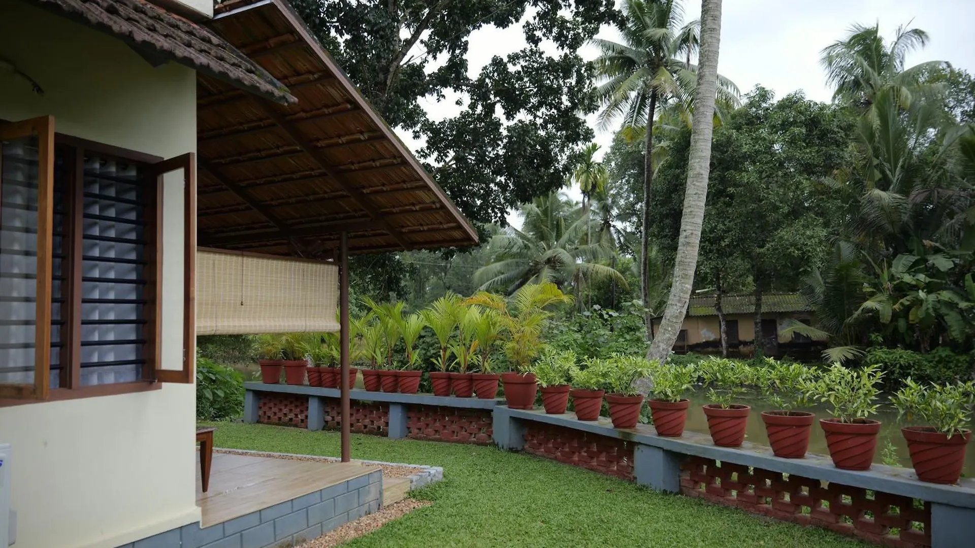 Neelambari Apartment Kumarakom India